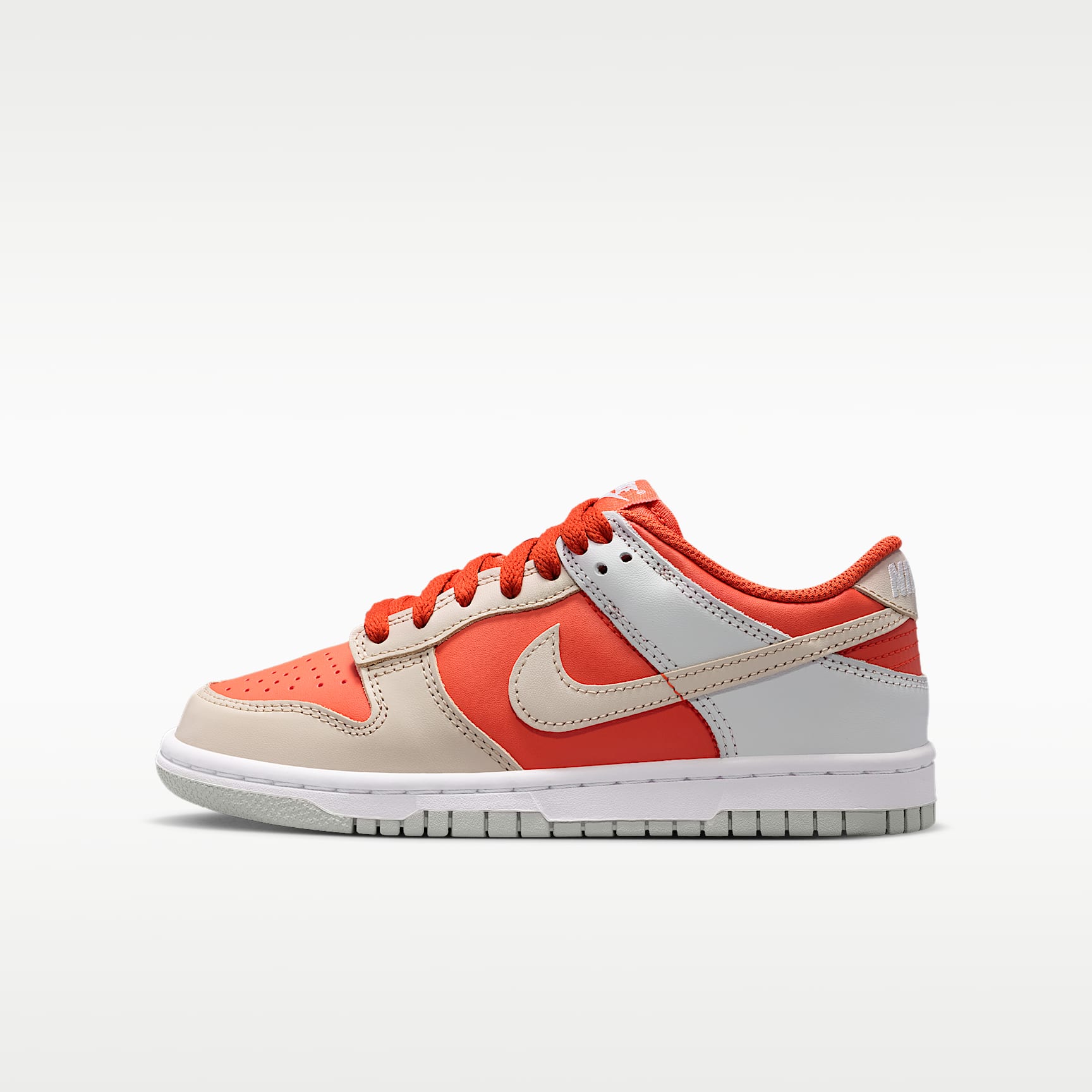 NIKE DANK LOW(GS) ２３cm Nike Dunk Low Older Kids' Shoes. Nike SG